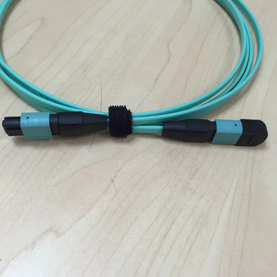 MPO/UPC - Hombre MPO/APC - Cables de parches de fibra óptica femeninos OM3 FTTH 12 núcleos Cables de parches de fibra óptica