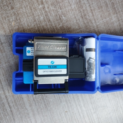Kit de cortador de fibra óptica de alta precisión para el corte de fibra desnuda de 9-16 mm ≤ ángulo de corte de 0,5 °