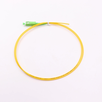 Colas de cerdo de color blanco/amarillo SC/APC G652D Modo único LSZH 1M Simplex 2.0mm Colas de cerdo de fibra óptica