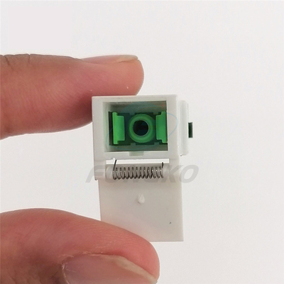 Adaptador de fibra de un solo modo Concha blanca verde SC/APC Adaptador de obturador automático con metralla y estabilidad a temperatura ≤ 0,20 dB
