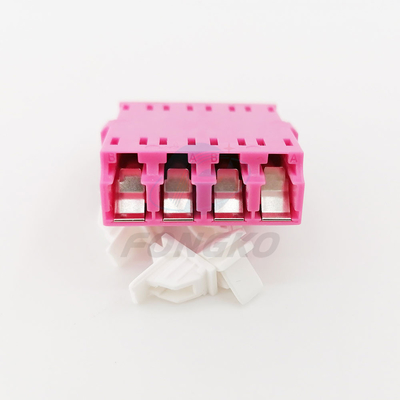 Adaptador rosado de la fibra óptica del patio del LC OM4 con el obturador auto 850nm
